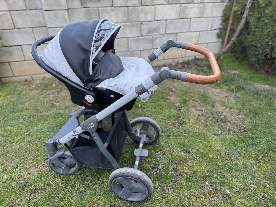 Бебешка количка BabyActive Mommy