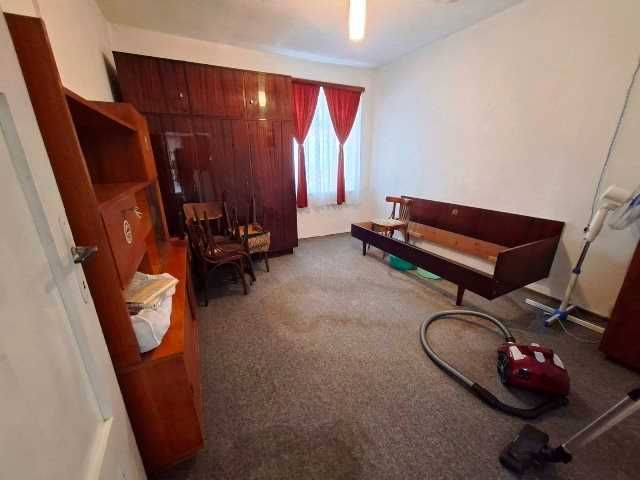 Къща с двор 680 кв.м., кв. Малчо Малчев