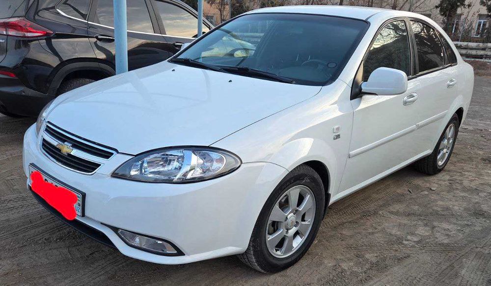 Gentra 2-positsiya mexanik sotiladi arzon narxda