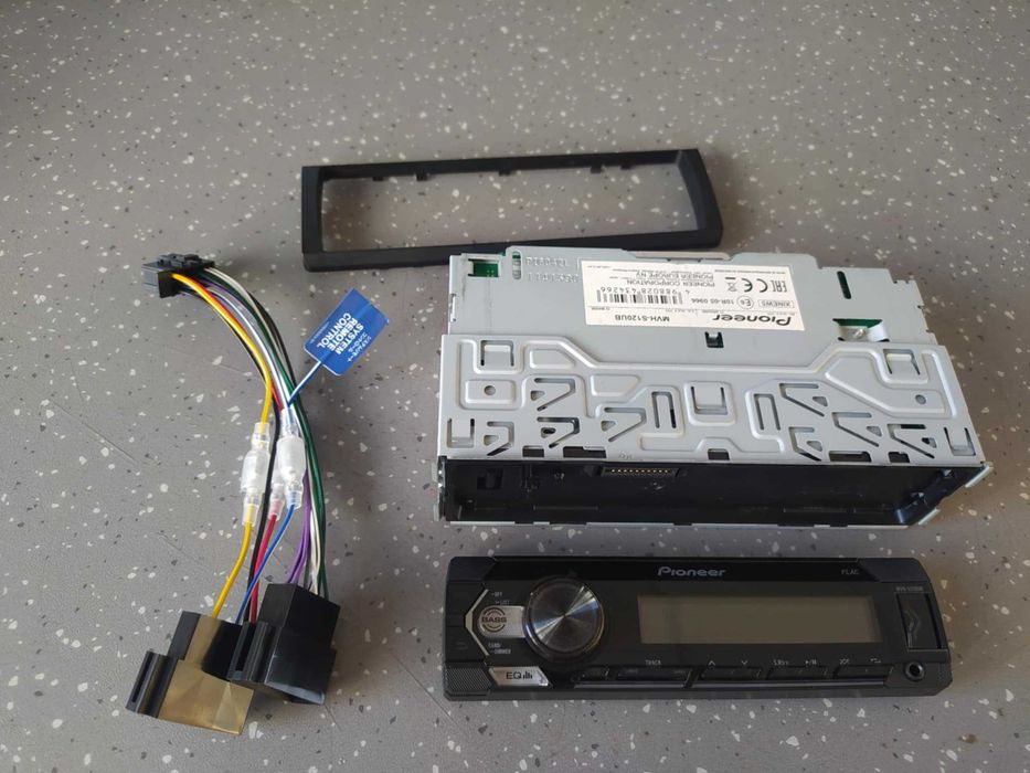 Pioneer MVH-S120UB плейър