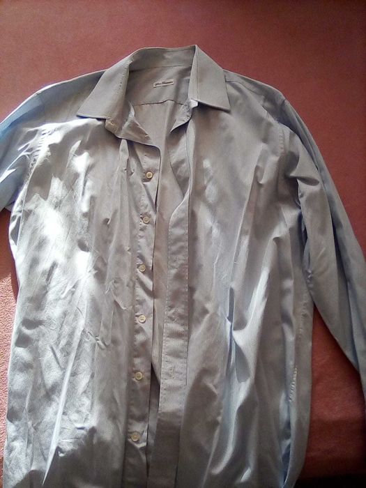 Vand camasa barbati de calitate , eleganta