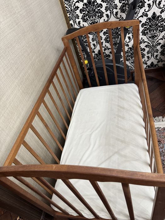 Продам детскую кроватку