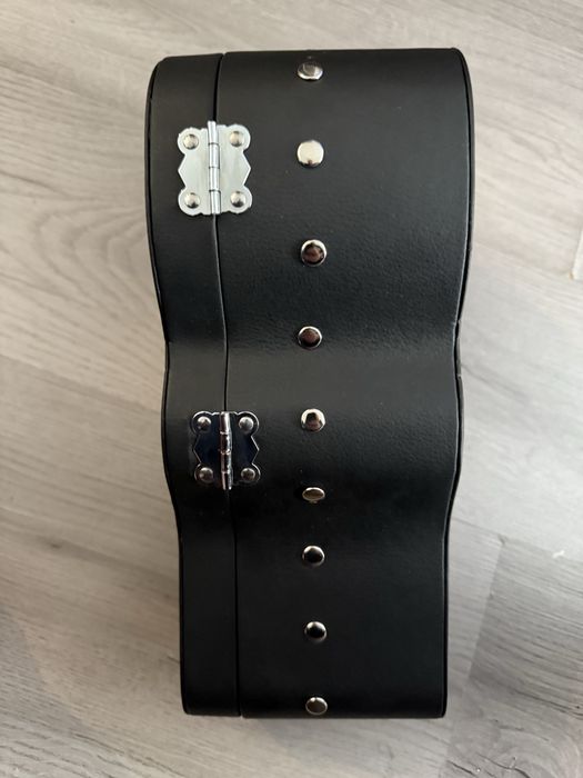 Idel cadou pt pasionații de chitara si whiskey