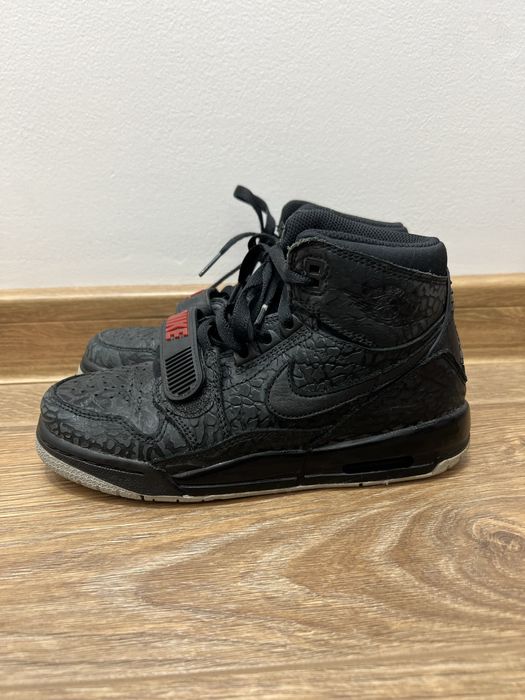 Adidasi sport jordan negri