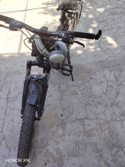 Velosiped bonvi 26r sotiladi