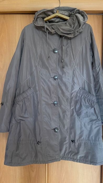 Продаётся:Куртки 46,48,52 р