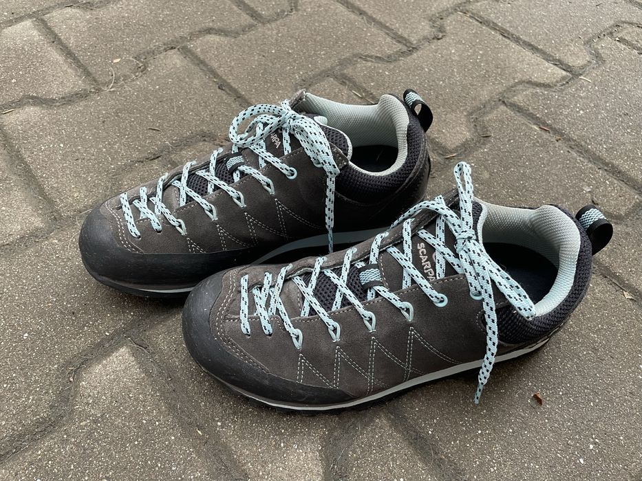 Ghete Scarpa pentru drumetie in stare excelenta 37,5