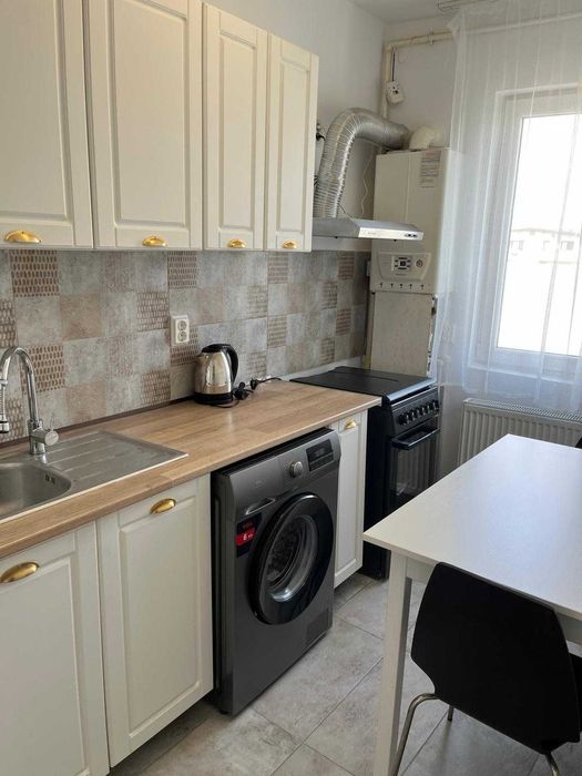 Ofer spre inchiriere garsoniera in MILITARI RESIDENCE
