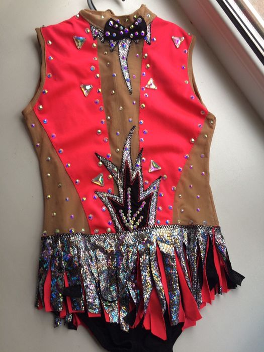 Продам гимнастический купальник