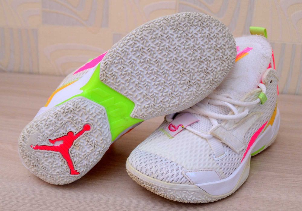 обувь спортивная