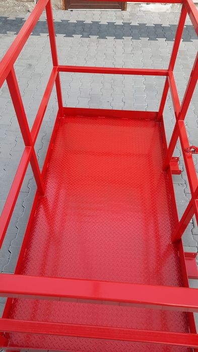 Nacelă  de vânzare