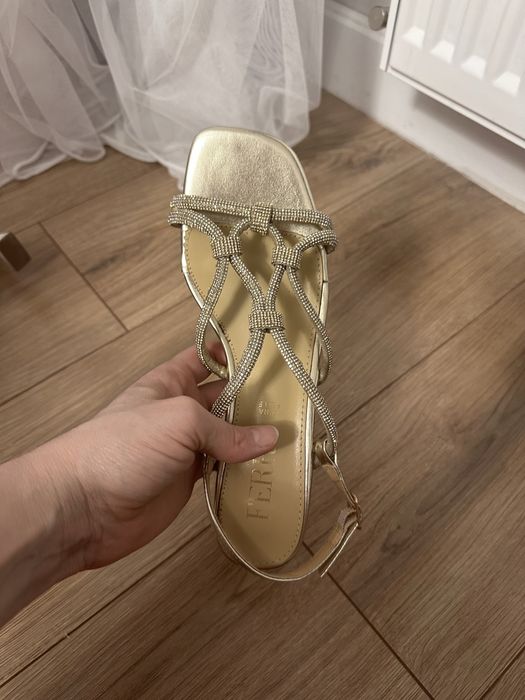 Босоножки 38 золотые