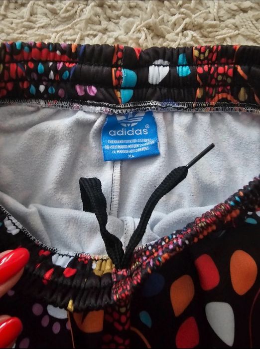 Pantalon Adidas colecția Farm