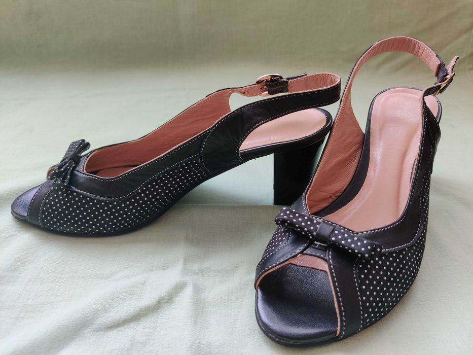 Дамски сандали от естествена кожа