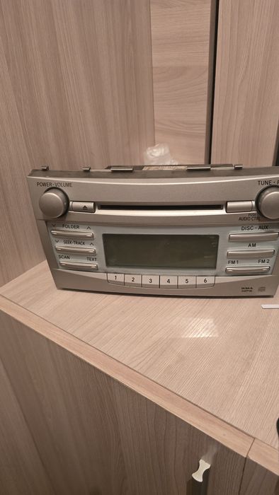 Автомагнитола оригинал с Camry 40