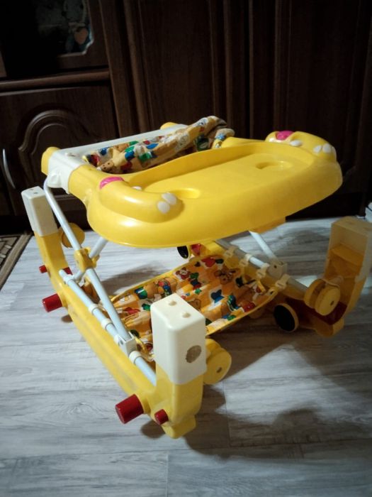 Детские ходунки и ванночка