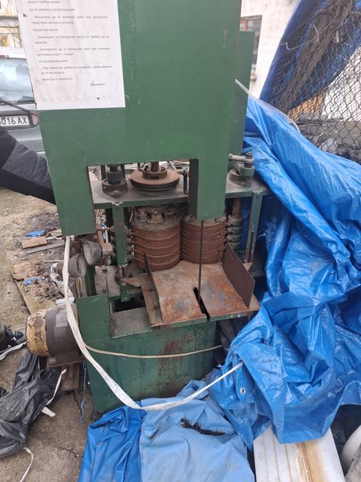 Машина за пройзводство на салфетки