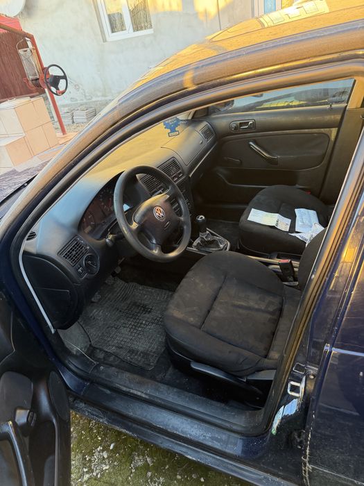 Piese Golf IV 1.4 16v sau vand intreg