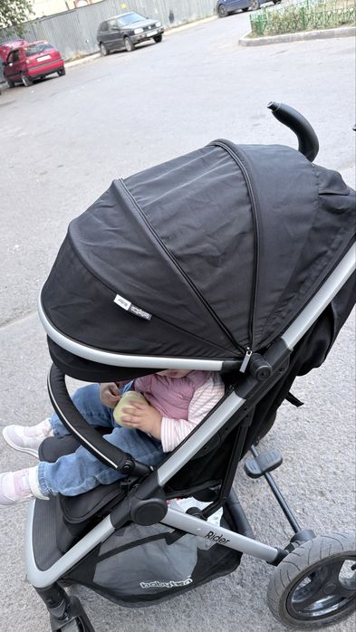 Коляска прогулочная, очень удобная.