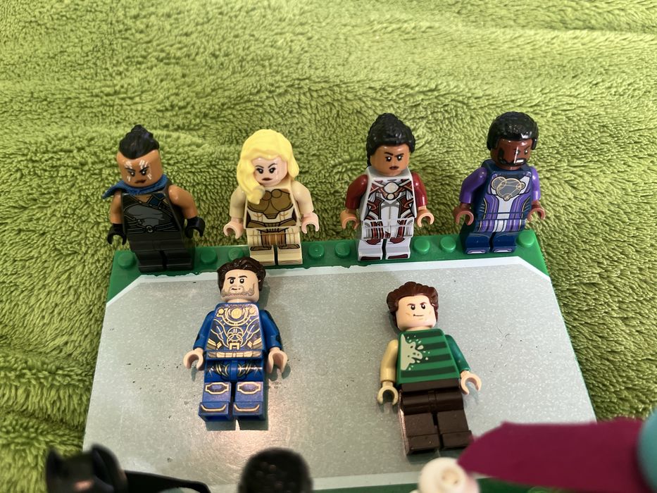 Minifigurine LEGO Marvel si DC superheroes