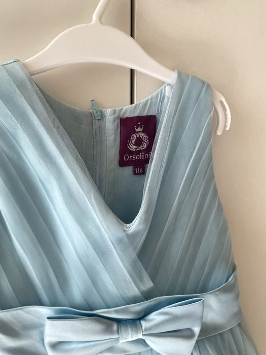 Продам вечернее платье для девочки.