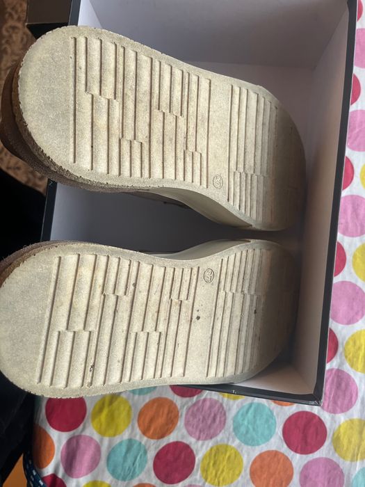 Бежови обувки Естествен велур