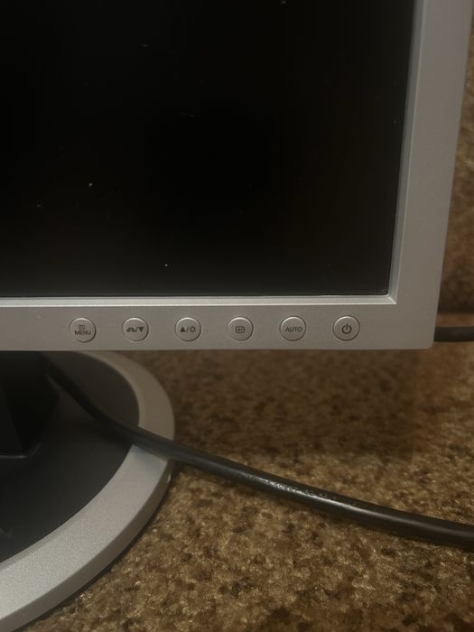 Монитор Samsung SyncMaster 140N