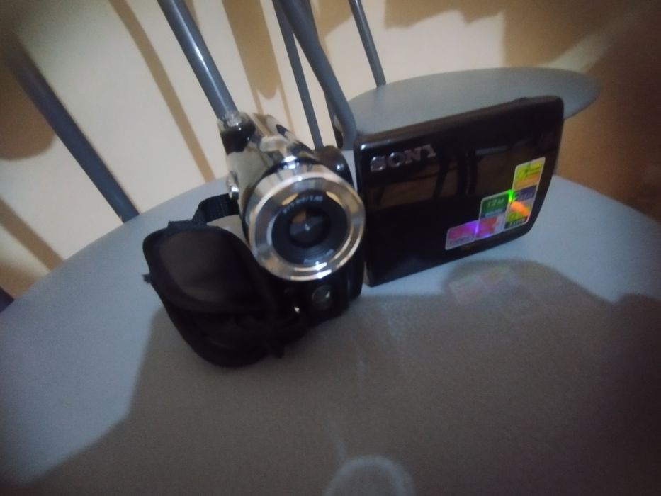 Видеокамера Sony 8X, 32 GB , 12 mp