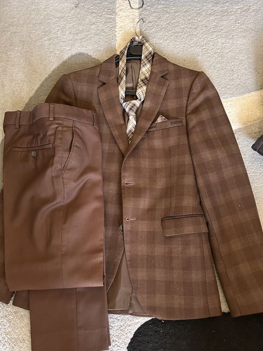 Продам подростковый костюм