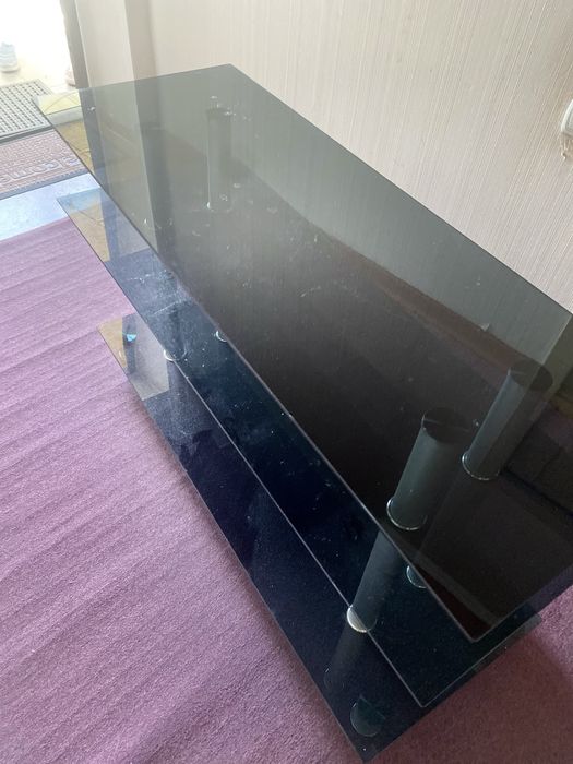 Тумба под телевизор . Стеклянное