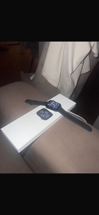 Продам Apple watch SE gen2