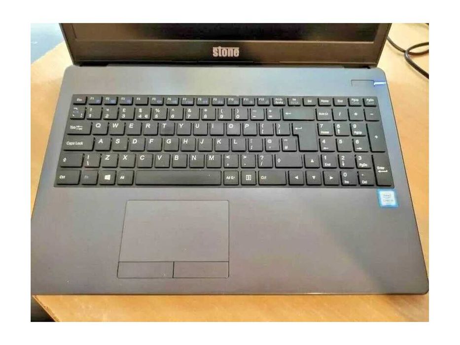 Лаптоп Stonebook P11C I5-7200U 8GB 256GB SSD NVME с до 24 МЕСЕЦА ГАРАНЦИЯ и Windows 11 PRO