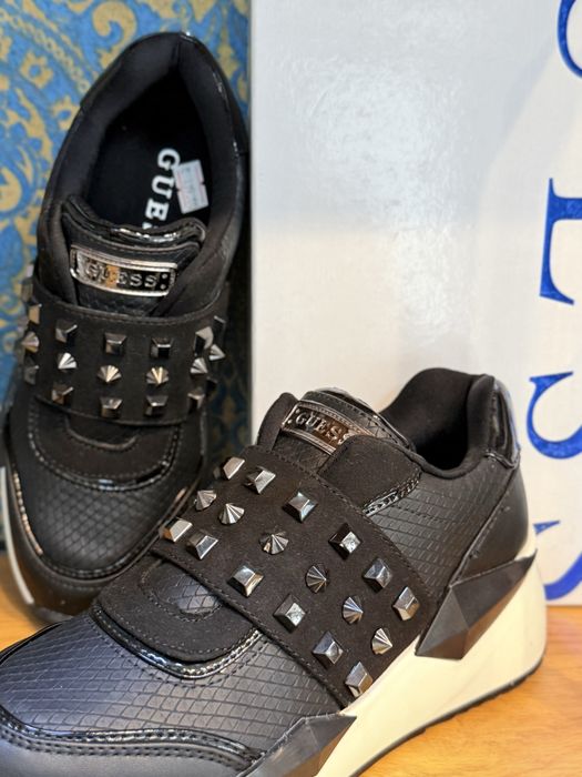 Дамски сникърси GUESS  36 и 37