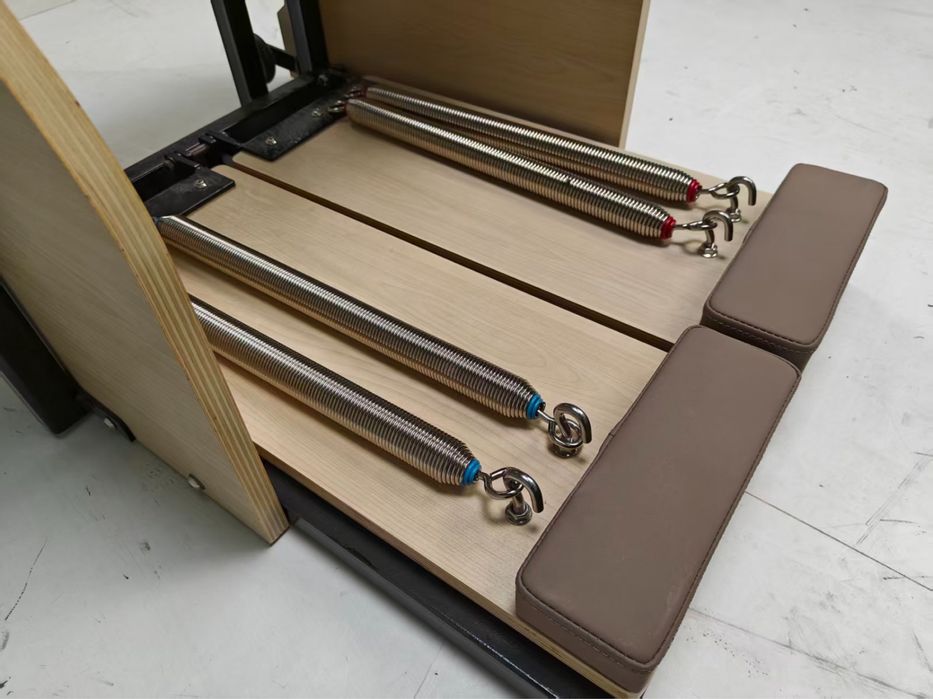 Aparat pilates reformer Wunda / Combo Chair maple