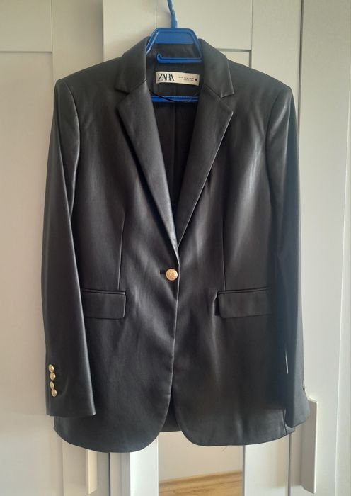 Стилен дамски кожено яке блейзър Zara