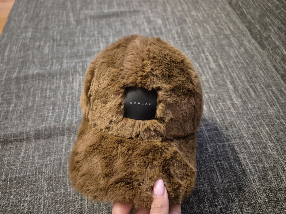 Чисто нов комплект шал и шапка