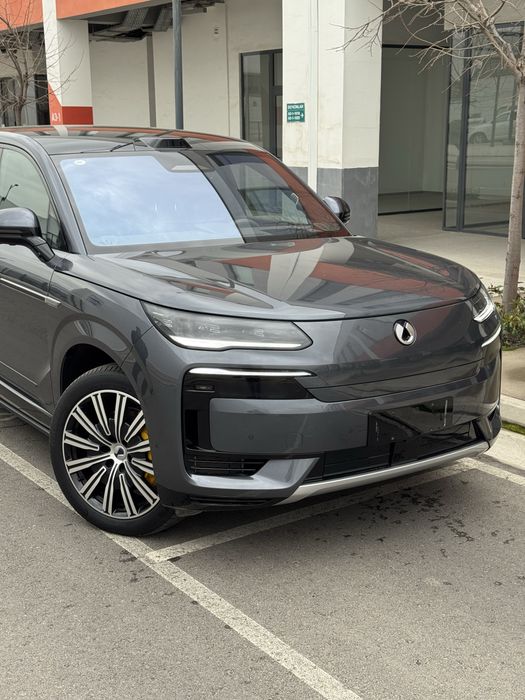 Denza N9 /4600km probeg