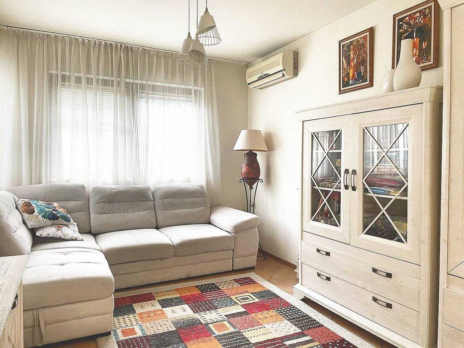 Продава се Тристаен апартамент в Варна, Център - 75 кв.м за 1870 €/кв.м - Снимка #1