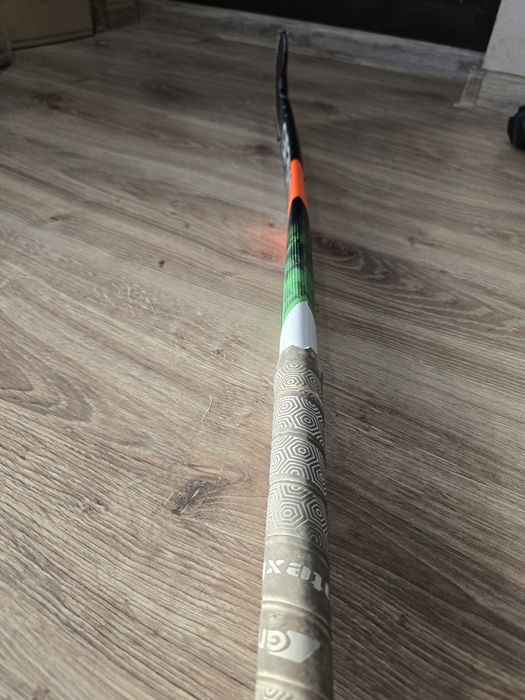 Стикове и кори за хокей на трева