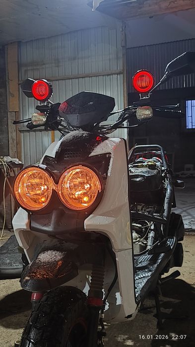 Мопед/скутер Bomber