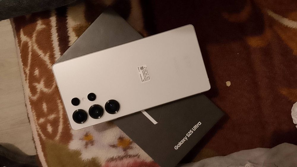 Vand sau schimb samsung s25 ultra 512 ,12 RAM