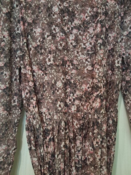 Маркови  рокли       .