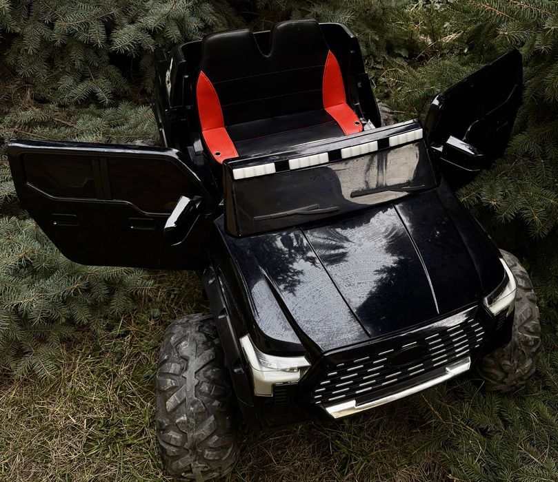 Электромобиль джип б/у. 119 см в длину; 81 см в ширину