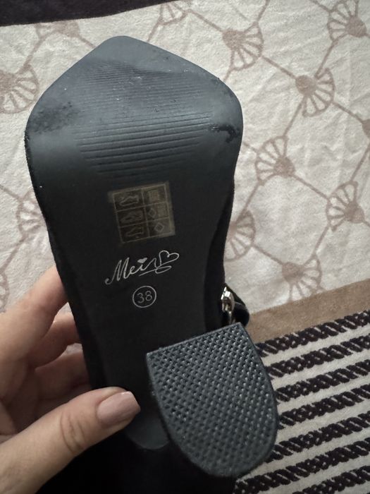 Cizme inalte noi, 38