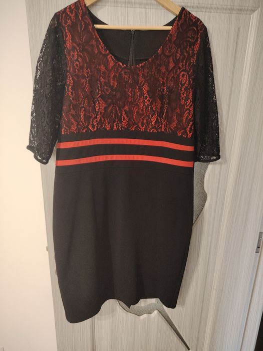 Vând rochii  de ocazie