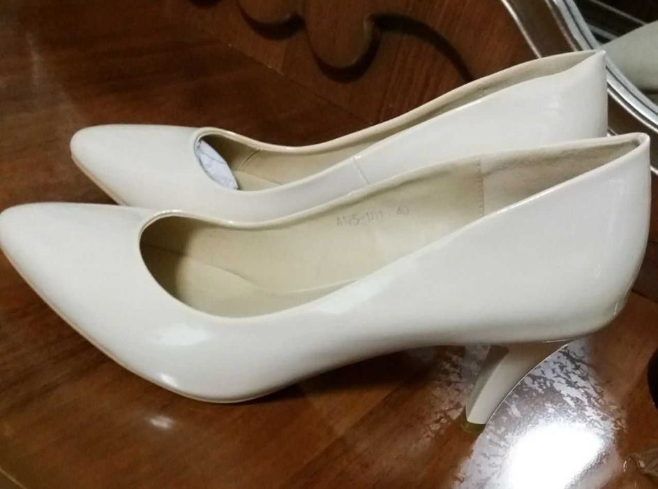 Женские элегантные туфли