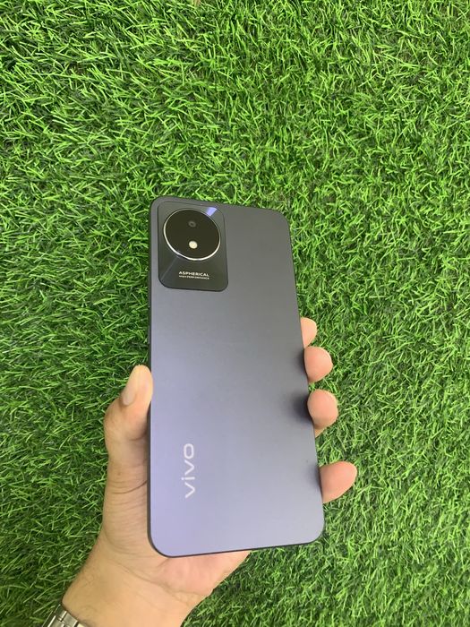 Продам смартфон Vivo Y02T