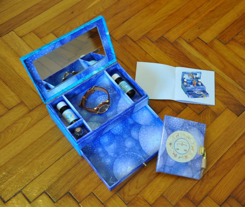 Ceas Quartz cu curea de piele in caseta cu accesorii