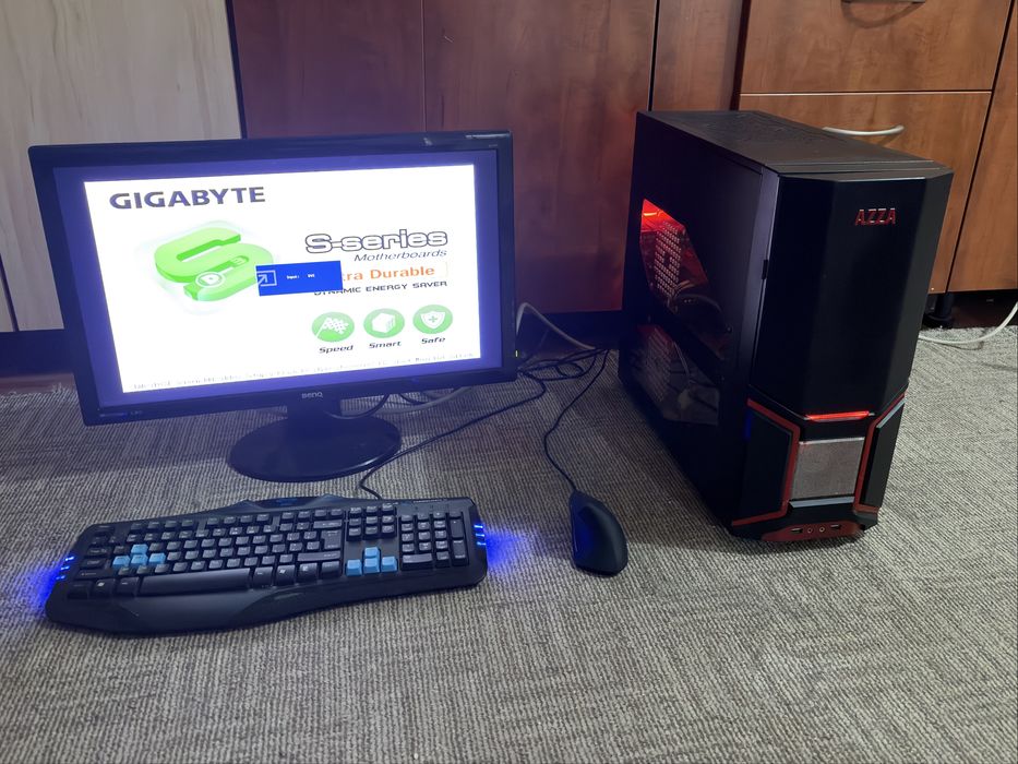 PC gigabyte Carcasa AZZA , nvidia GTX intel