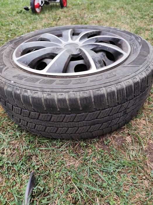 Set 4 roti iarna Volkswagen Passat, jante de tabla, ice-plus 205/55R16